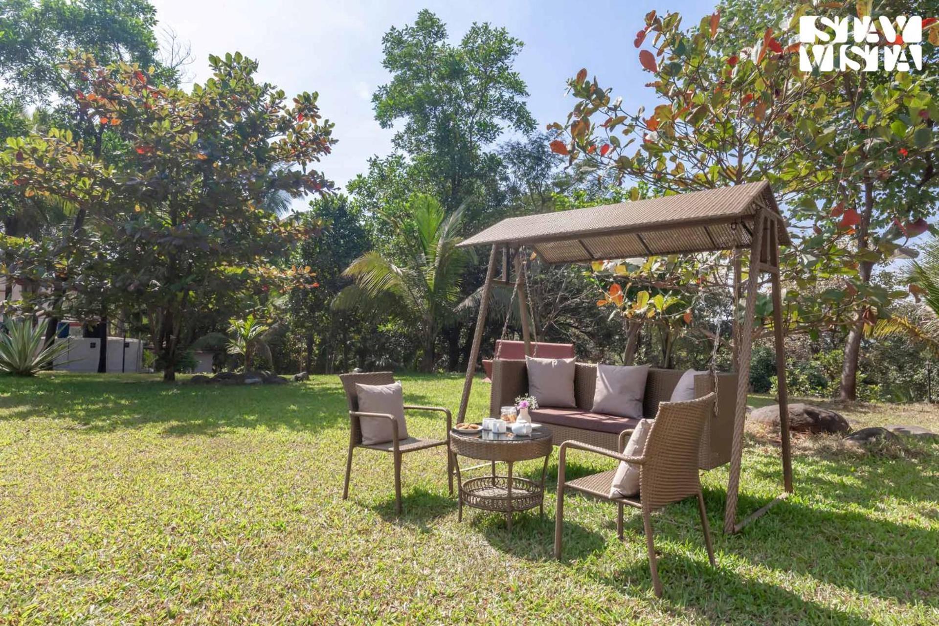 Stayvista'S Firefly Mountain Retreat - Villa With Private Pool, Gazebo & Terrace Карджат Экстерьер фото