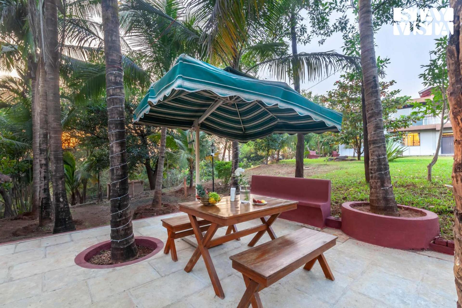 Stayvista'S Firefly Mountain Retreat - Villa With Private Pool, Gazebo & Terrace Карджат Экстерьер фото